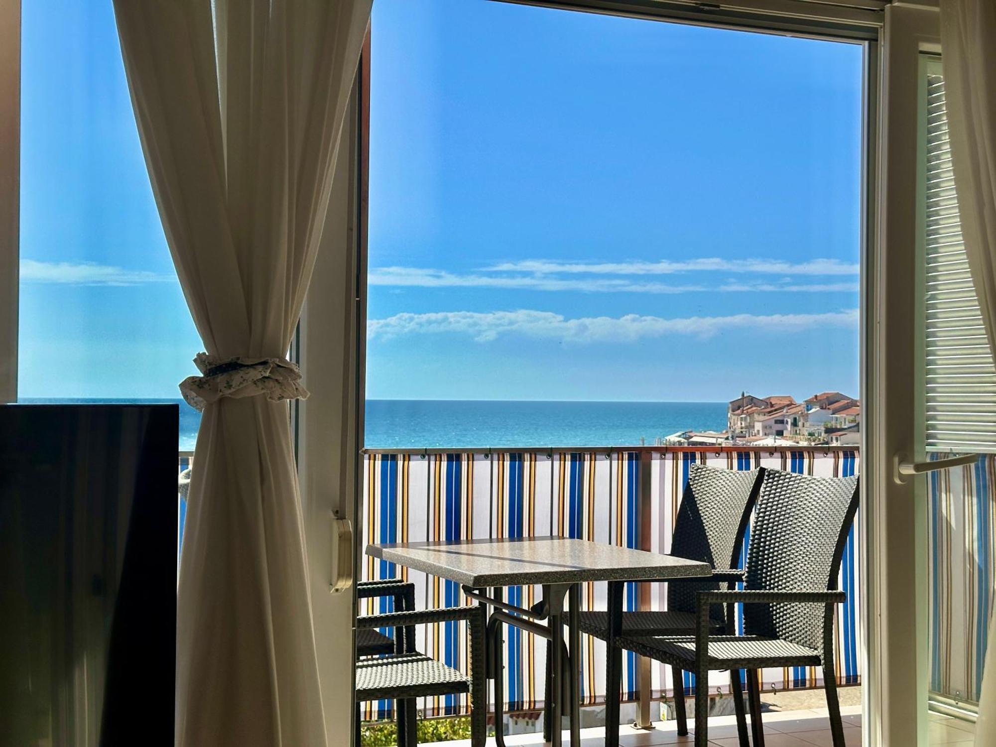 Elaine's View * Umag